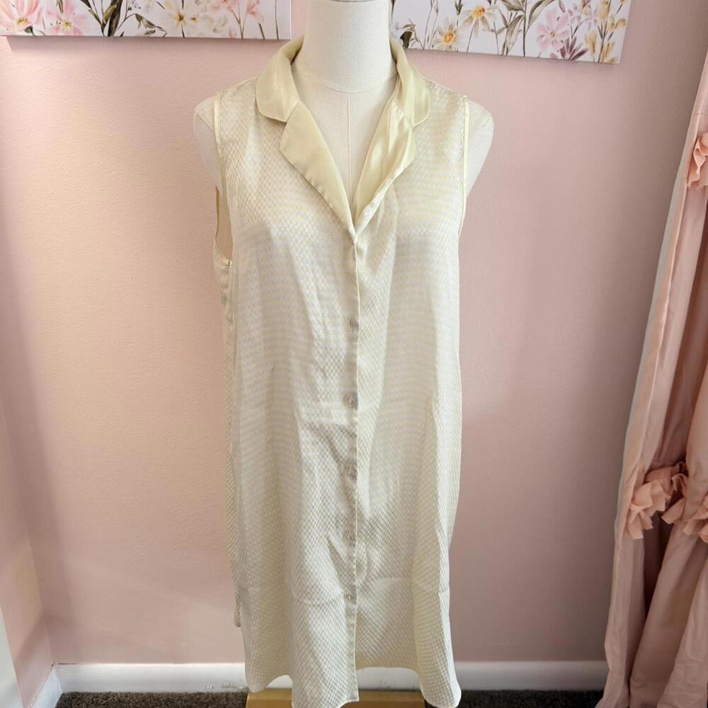 Jones New York Sleeveless Satin Blouse Size S, Cream Checkered Button Front Top